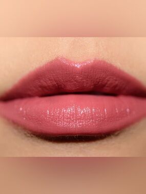 Estée Lauder Pure Color
Creme Lipstick in 441 Rose Tea full size